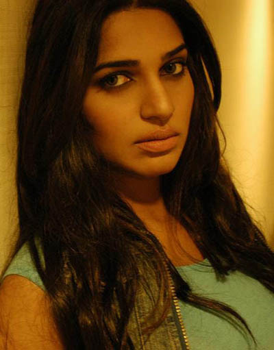 nadia ali pakistani pop singer hot photoshoot